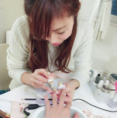 施術中のsanaさん